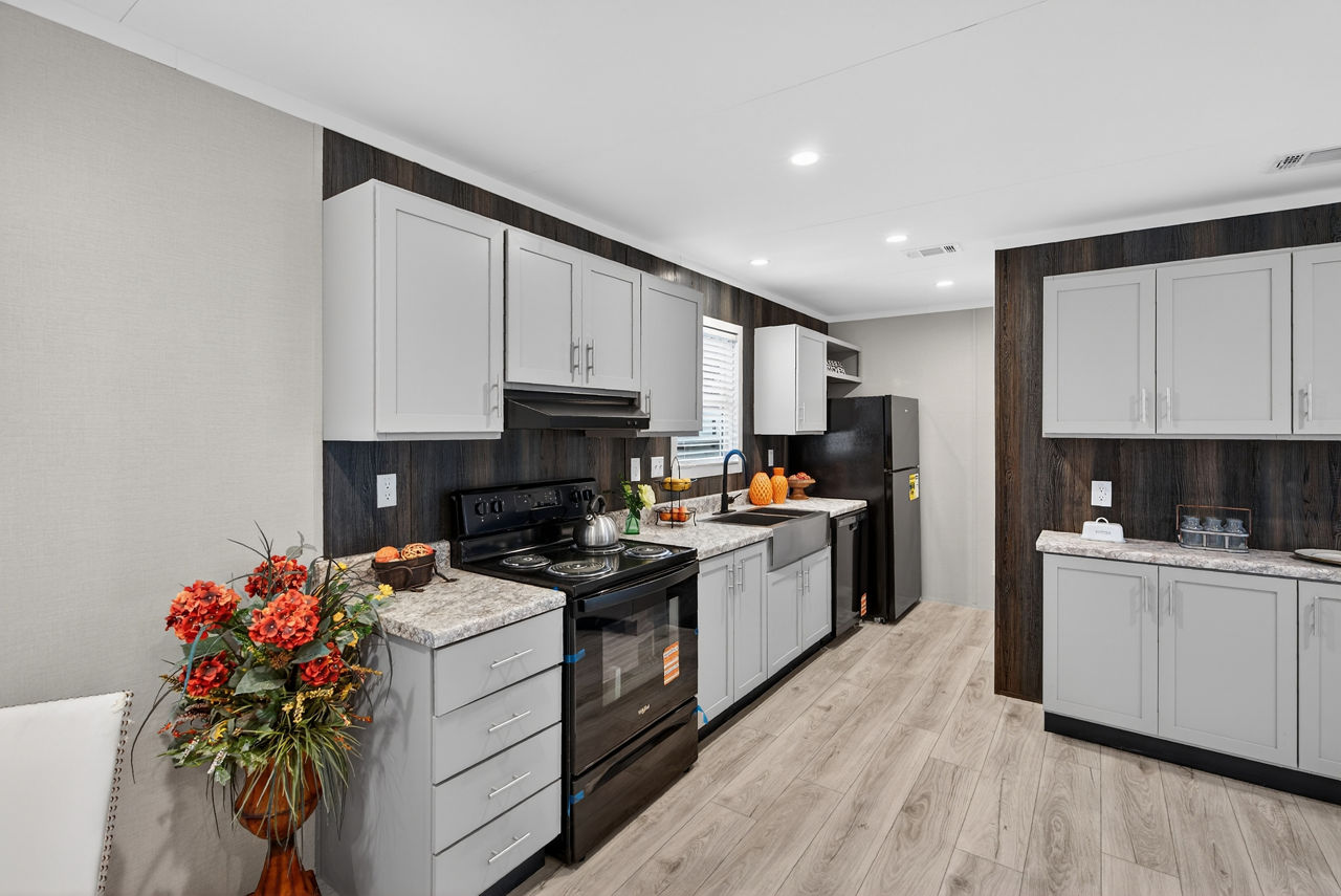 Champion Rm1656A — 2 bed, 2 bath, 849 sq ft new manufactured home