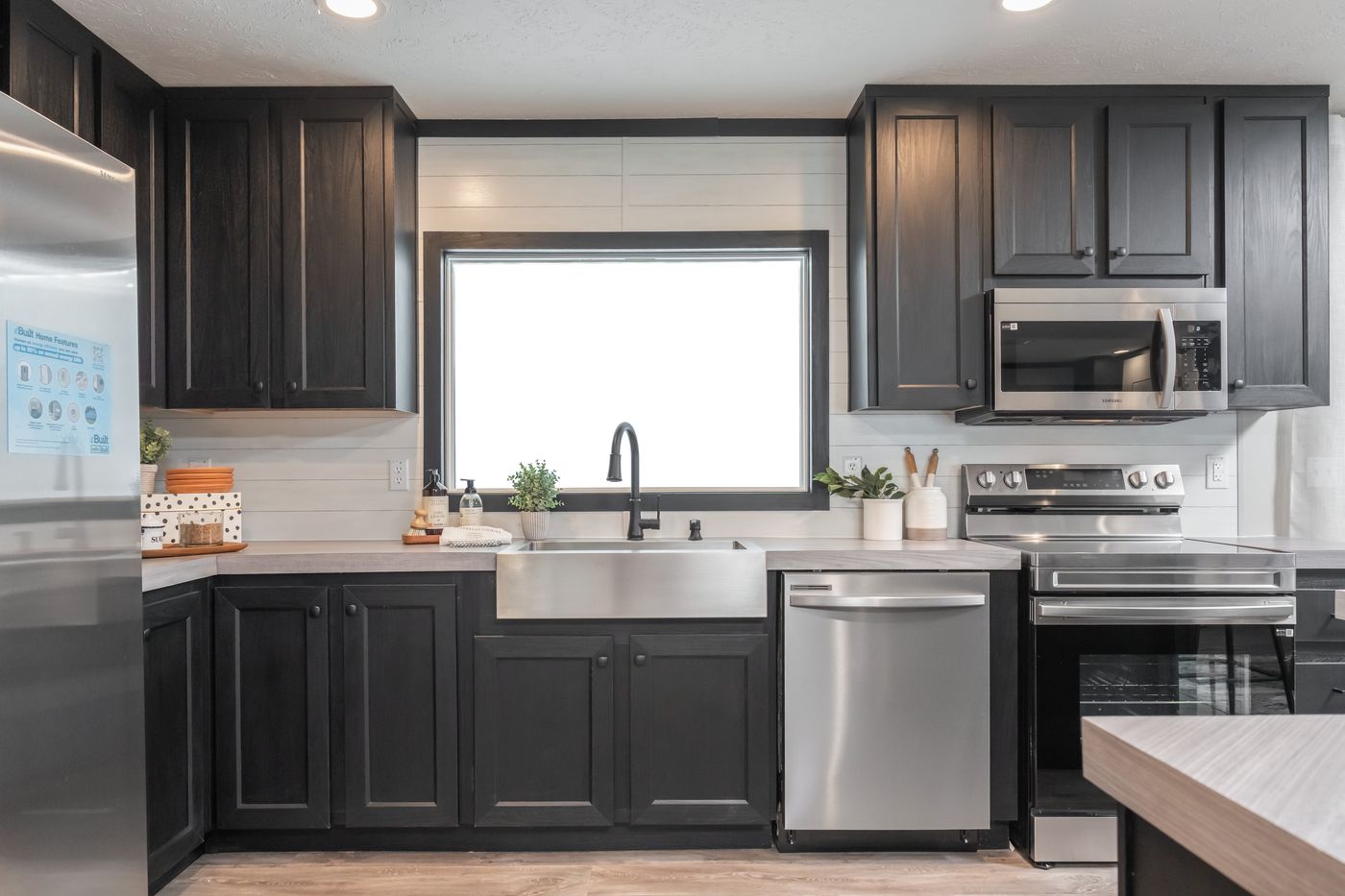 Clayton 38SLT28564AH — 4 bed, 2 bath, 1,200 sq ft new manufactured home